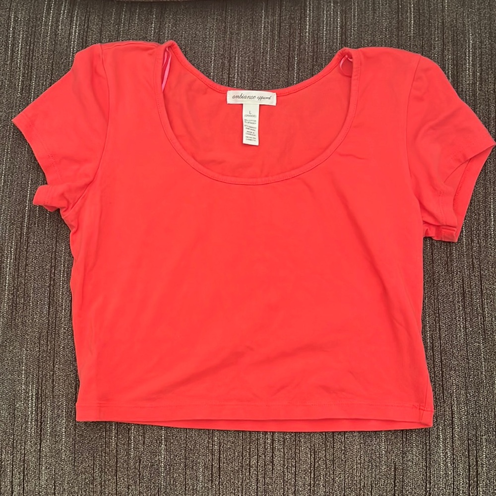 Crop top.
